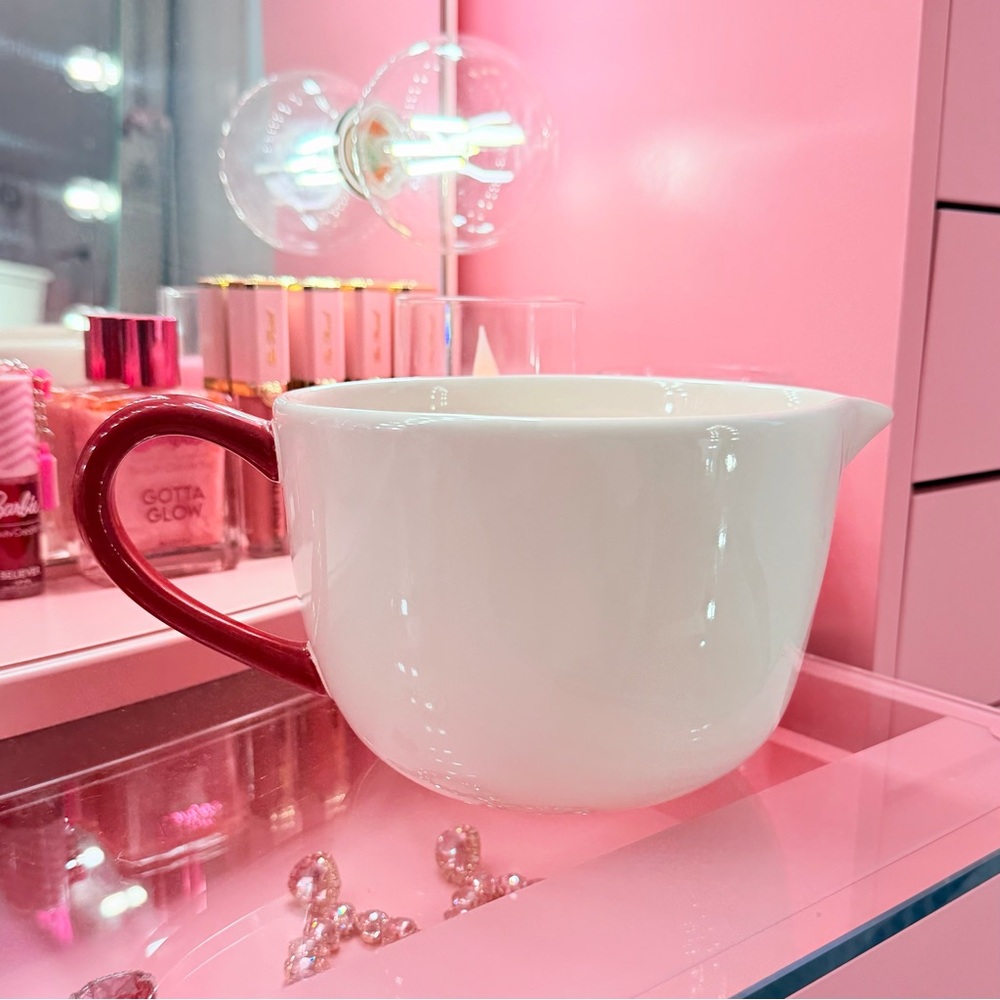 Rae Dunn XOXO Measuring Cup Valentines Kitchen Decor - Picture 2 of 3